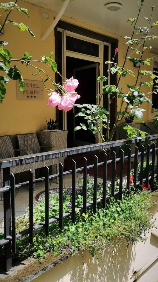 Hotel Pompei ฟีอุจจี ภายนอก รูปภาพ