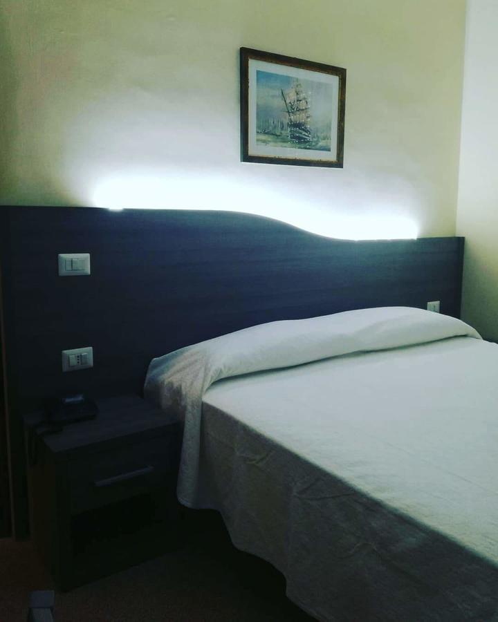 Hotel Pompei ฟีอุจจี ภายนอก รูปภาพ
