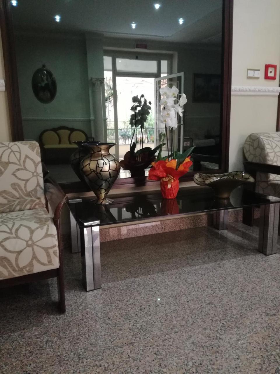 Hotel Pompei ฟีอุจจี ภายนอก รูปภาพ