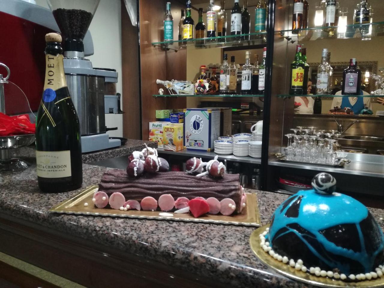 Hotel Pompei ฟีอุจจี ภายนอก รูปภาพ