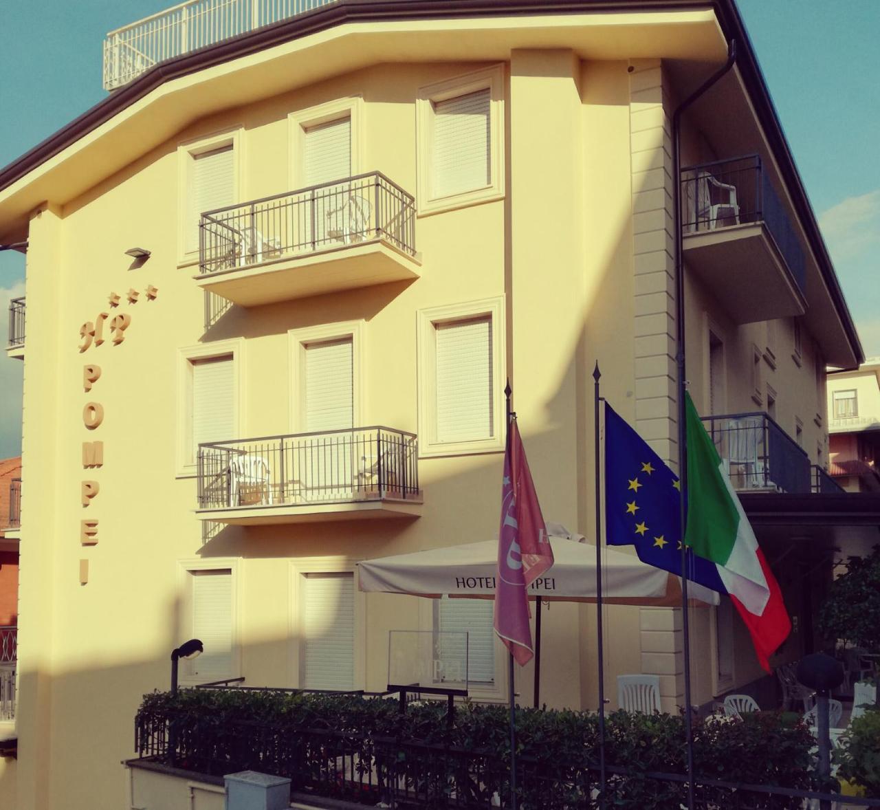 Hotel Pompei ฟีอุจจี ภายนอก รูปภาพ