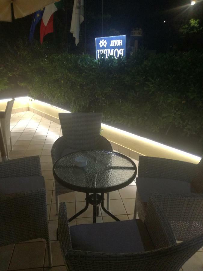Hotel Pompei ฟีอุจจี ภายนอก รูปภาพ